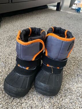 Kids Waterproof Winter Boots - Gray & Orange - Size 7